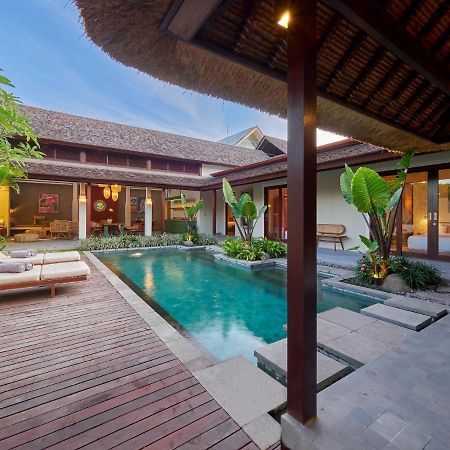Bumbak Park Villas Canggu Exteriör bild